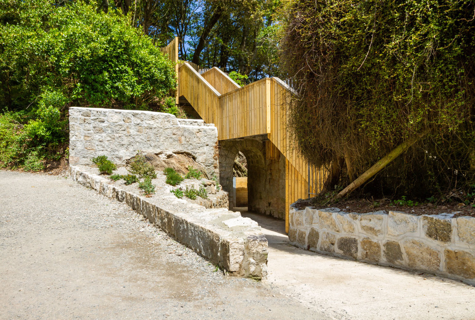 Trebah beach access