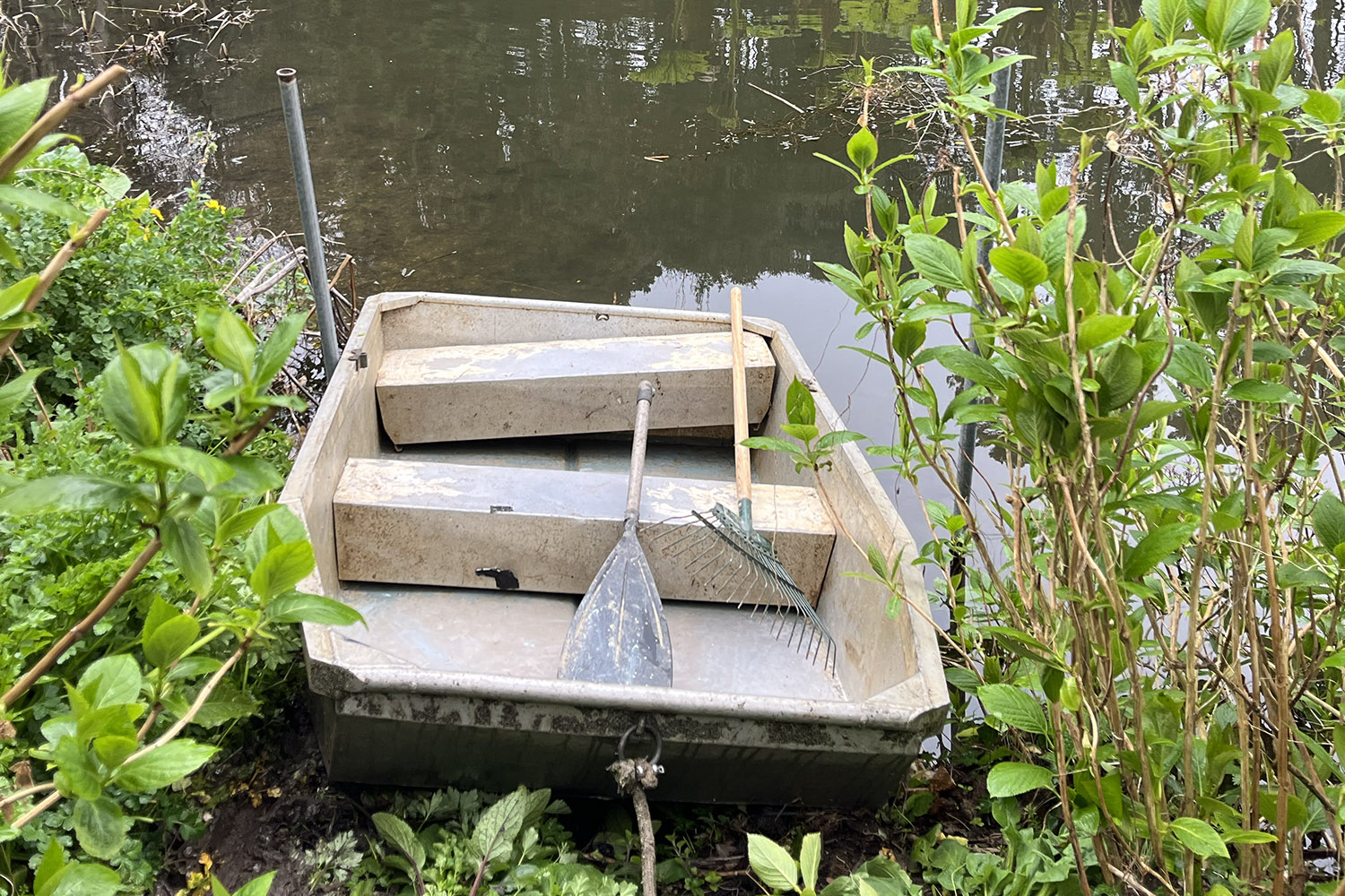 Boat on mallard pond, trebah